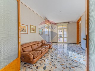 Appartamento in Vendita a Sassari, 100'000€, 148 m²