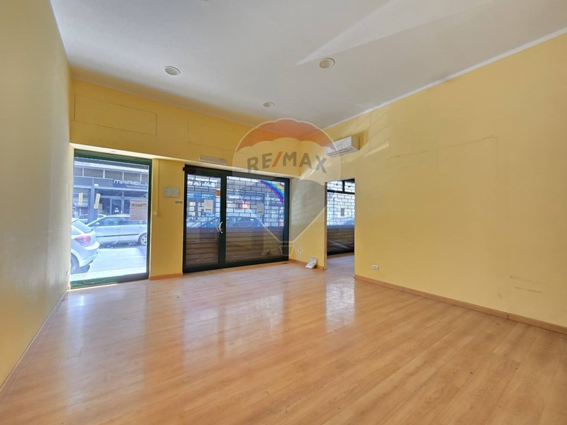 Immobile commerciale in Vendita a Terni, 89'000€, 100 m²