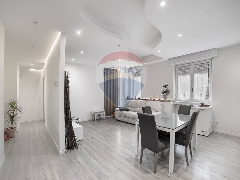 Trilocale in Vendita a Sesto San Giovanni, 220'000€, 81 m²