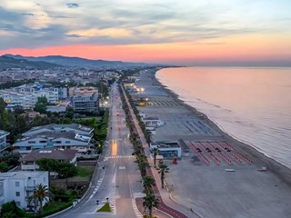 Attività commerciale in Vendita a Tortoreto, 300 m²