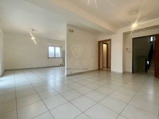 Trilocale in Vendita a L'Aquila, 149'000&euro;, 112 m²