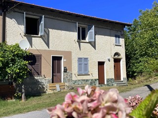 Villetta a schiera in Vendita a Roccavignale, 65'000€, 118 m²