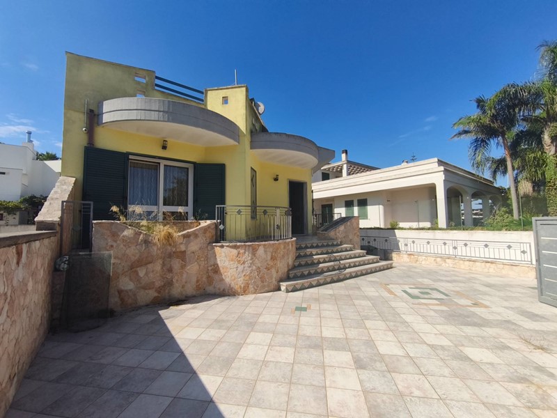 Villa in Vendita a Taviano, 226'000€, 180 m²