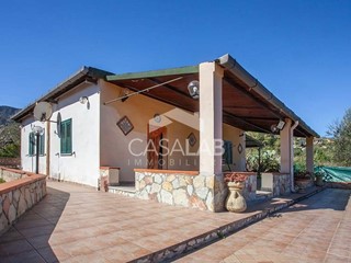 Villa in Vendita a Trabia, 125'000€, 120 m²