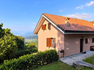 Villetta a schiera in Vendita a Sirtori, 275'000€, 180 m²