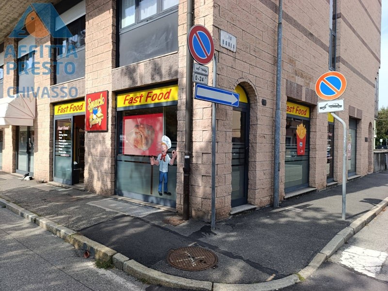 Attività commerciale in Vendita a Chivasso, 70 m²