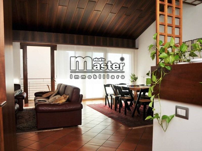 Casa Semi Indipendente in Vendita a Istrana, 250'000€, 258 m²