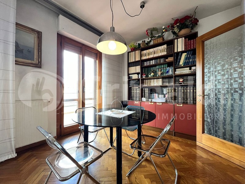 Attico in Vendita a Corciano, 350'000€, 224 m²