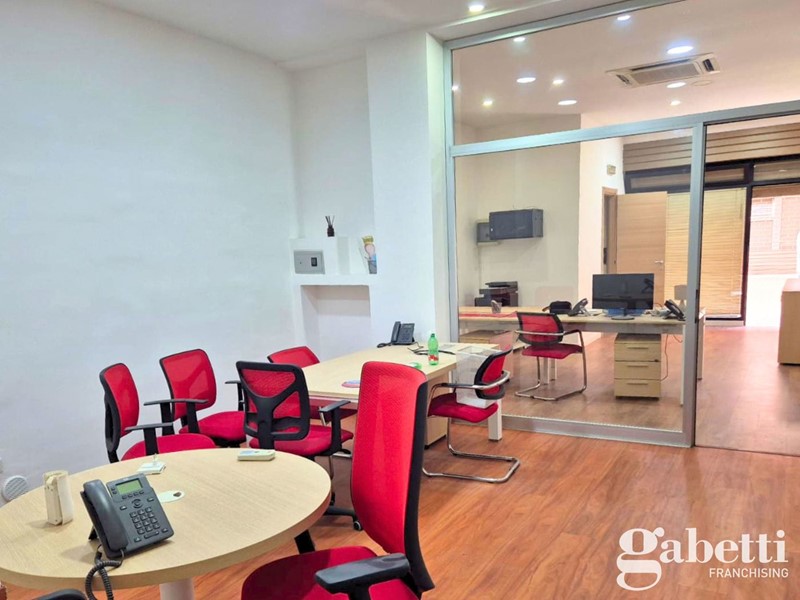 Ufficio in Affitto a Pomigliano d'Arco, 450€, 50 m²