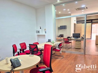 Ufficio in Affitto a Pomigliano d'Arco, 450€, 50 m²