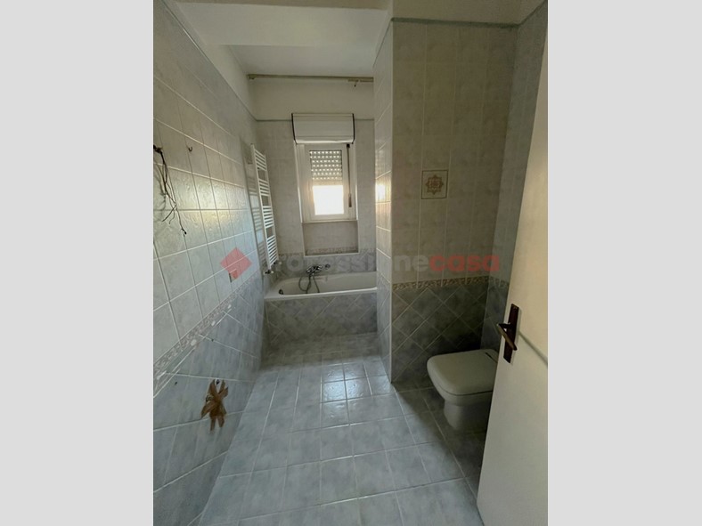 Trilocale in Vendita a Bari, 120'000€, 94 m²