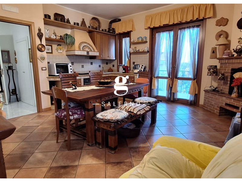 Appartamento in Vendita a Salerno, 325'000&euro;, 189 m²