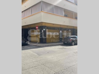 Negozio in Vendita a Barletta, 275'000€, 120 m²