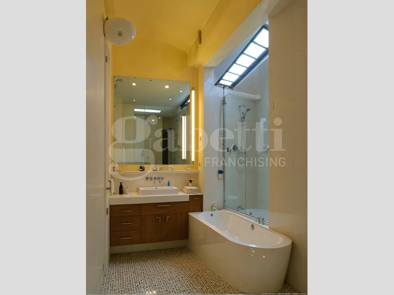 Monolocale in Vendita a Bologna, 163'000€, 35 m², arredato