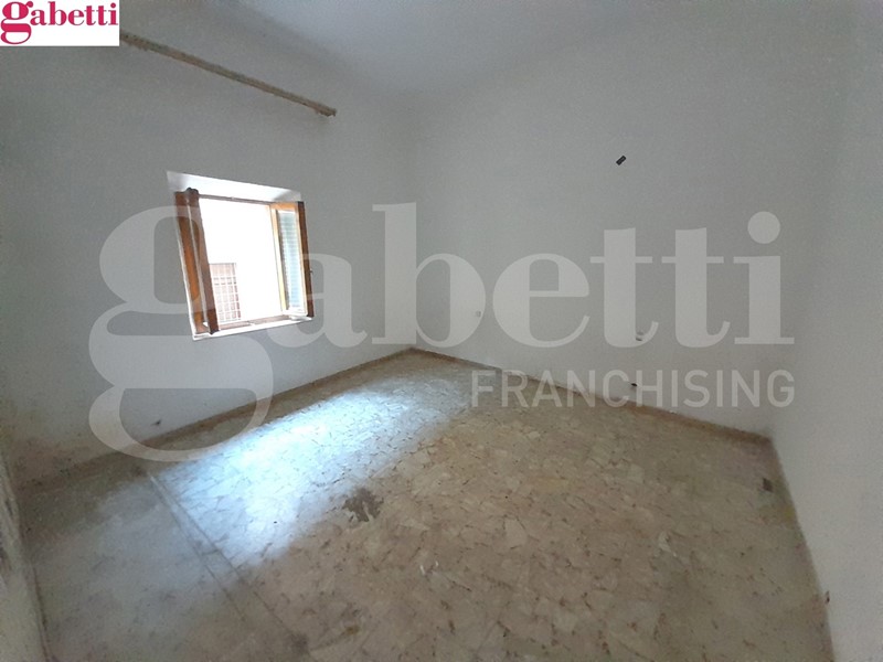 Appartamento in Vendita a Poggibonsi, 85'000€, 91 m²