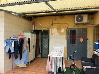Bilocale in Vendita a Torre del Greco, 50'000€, 51 m², arredato