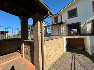 Villa bifamiliare in Vendita a Civita Castellana, 165'000€, 160 m²