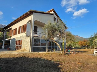 Villa in Vendita a Cantalupa, 280'000€, 285 m²