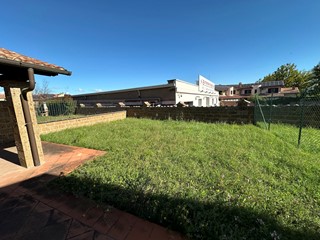 Villa bifamiliare in Vendita a Civita Castellana, 165'000€, 160 m²