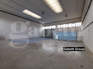 Capannone in Affitto a Quarto d'Altino, 1'600€, 400 m²
