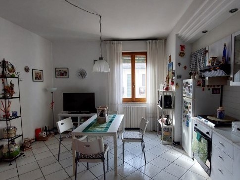 Trilocale in Vendita a Empoli, 77'250€, 60 m², con Box