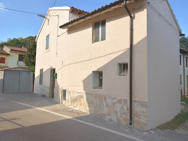 Casa Semi Indipendente in Vendita a Montebello Vicentino, 118'000€, 135 m²