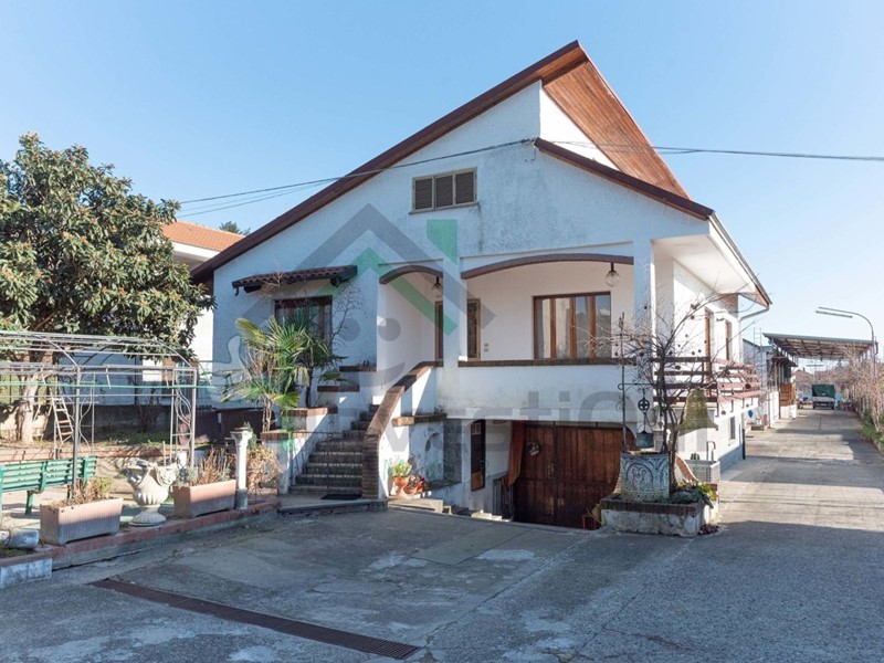 Casa Indipendente in Vendita a San Carlo Canavese, 319'000€, 340 m²