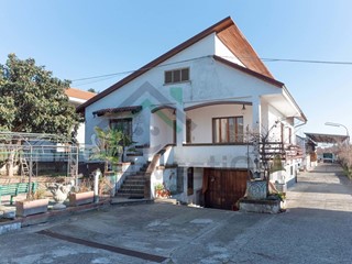 Casa Indipendente in Vendita a San Carlo Canavese, 319'000€, 340 m²
