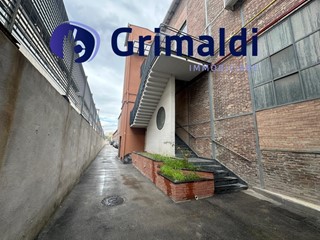 Immobile commerciale in Affitto a Napoli, 4'100€, 500 m²