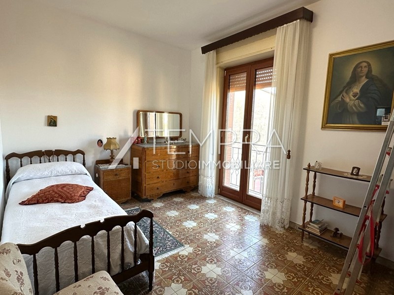 Appartamento in Vendita a Adrano, 69'000&euro;, 150 m²