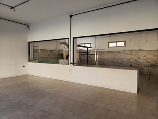 Immobile commerciale in Affitto a San Sperate, 750&euro;, 100 m²