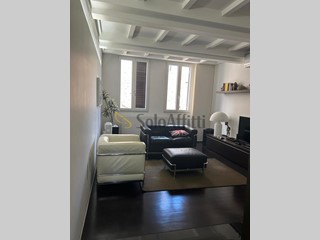Trilocale in Affitto a Firenze, zona Centro Storico, 1'800€, 60 m², arredato