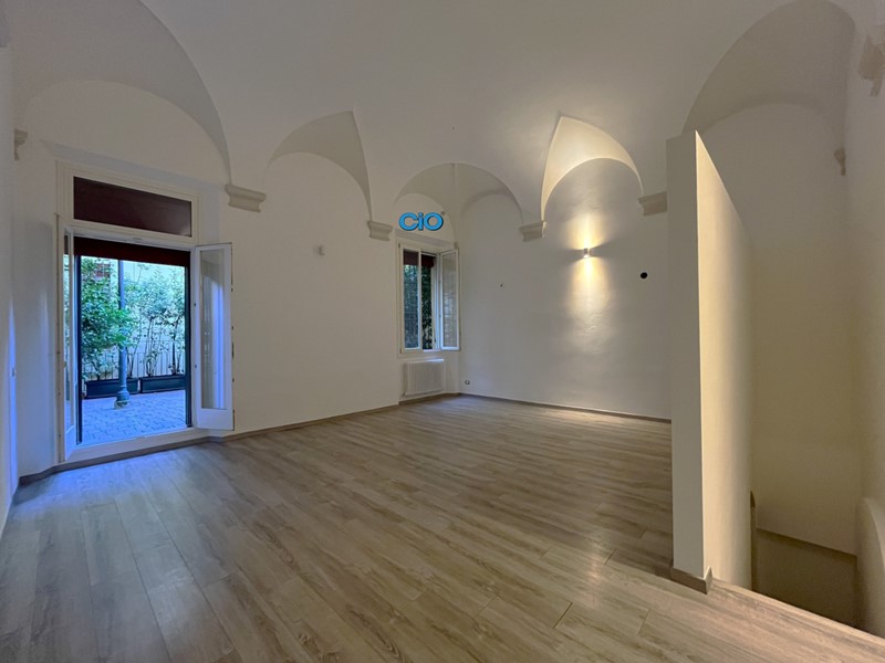 Appartamento in Affitto a Bologna, 2'200€, 185 m²