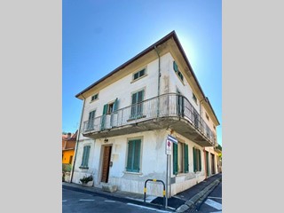 Casa Indipendente in Vendita a Vaiano, 155'000€, 150 m²