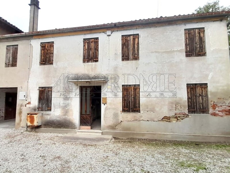 Casa Semi Indipendente in Vendita a Limena, 55'000&euro;, 260 m²