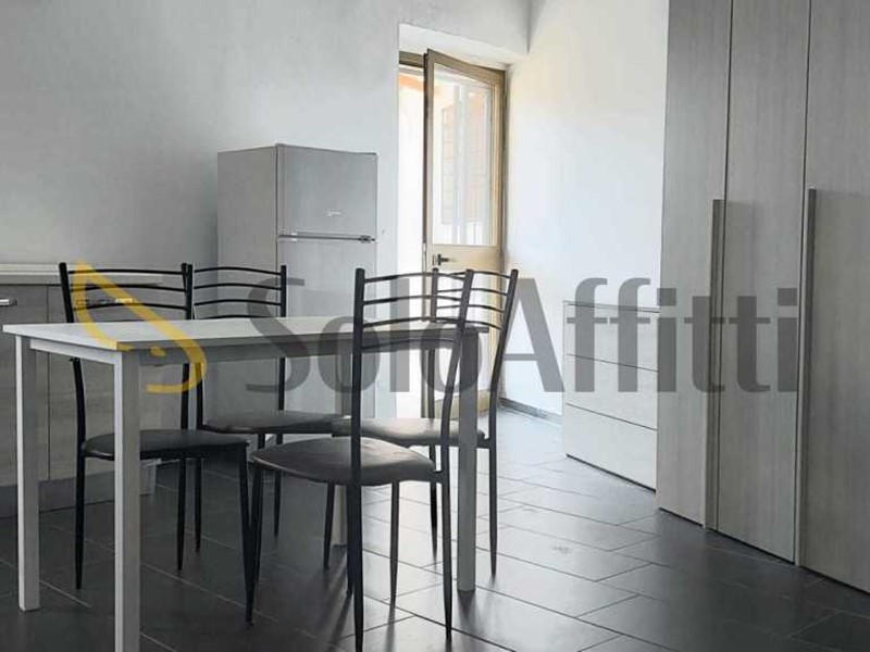Monolocale in Affitto a Torino, zona Borgo Vittoria, 350€, 35 m², arredato