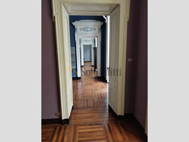 Ufficio in Affitto a Torino, 2'150€, 265 m²