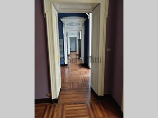 Ufficio in Affitto a Torino, 2'150€, 265 m²