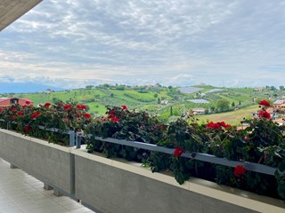 Appartamento in Affitto a Mosciano Sant'Angelo, zona CENTRO, 800&euro;, 127 m², arredato