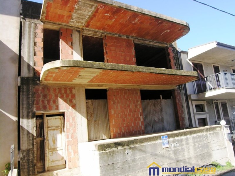 Casa Indipendente in Vendita a Pachino, 594 m²