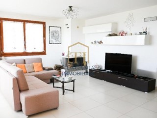 Villa bifamiliare in Vendita a Colle di Val D'Elsa, 395'000&euro;, 215 m²