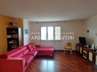 Casa Indipendente in Vendita a Santa Maria a Monte, 443'000€, 300 m², arredato, con Box