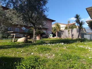 Villa bifamiliare in Vendita a Massa, 315'000&euro;, 161 m²