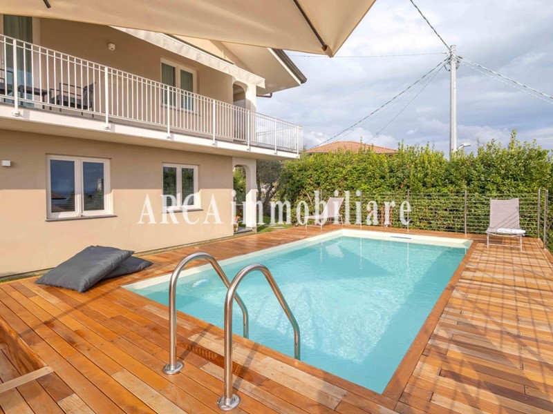Villa in Vendita a Massarosa, zona Bargecchia, 1'250'000€, 202 m², arredato