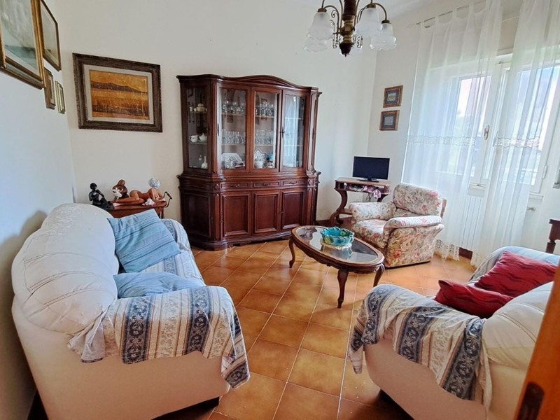 Villa bifamiliare in Vendita a Rosignano Marittimo, zona Rosignano Solvay, 215'000€, 120 m², arredato