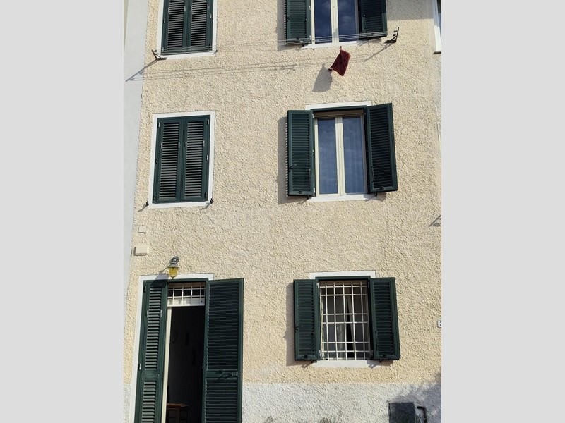 Casa Indipendente in Vendita a Lucca, zona Sant'Anna, 230'000&euro;, 150 m²