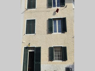 Casa Indipendente in Vendita a Lucca, zona Sant'Anna, 230'000&euro;, 150 m²