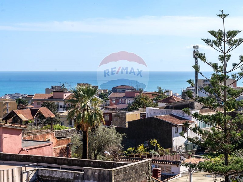 Quadrilocale in Vendita a Catania, 180'000&euro;, 107 m²