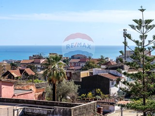 Quadrilocale in Vendita a Catania, 180'000&euro;, 107 m²