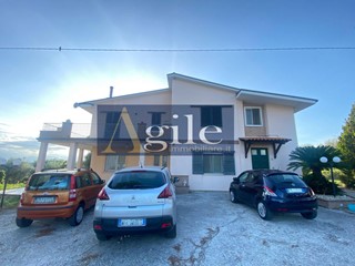 Appartamento in Vendita a Colonnella, 140'000€, 130 m²